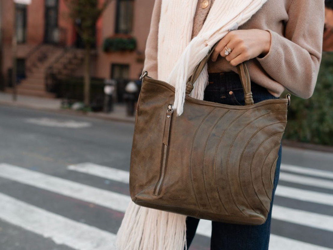 Best Black Friday Handbag Gifts: Full‑Grain Leather Up to 30% Off Sitewide