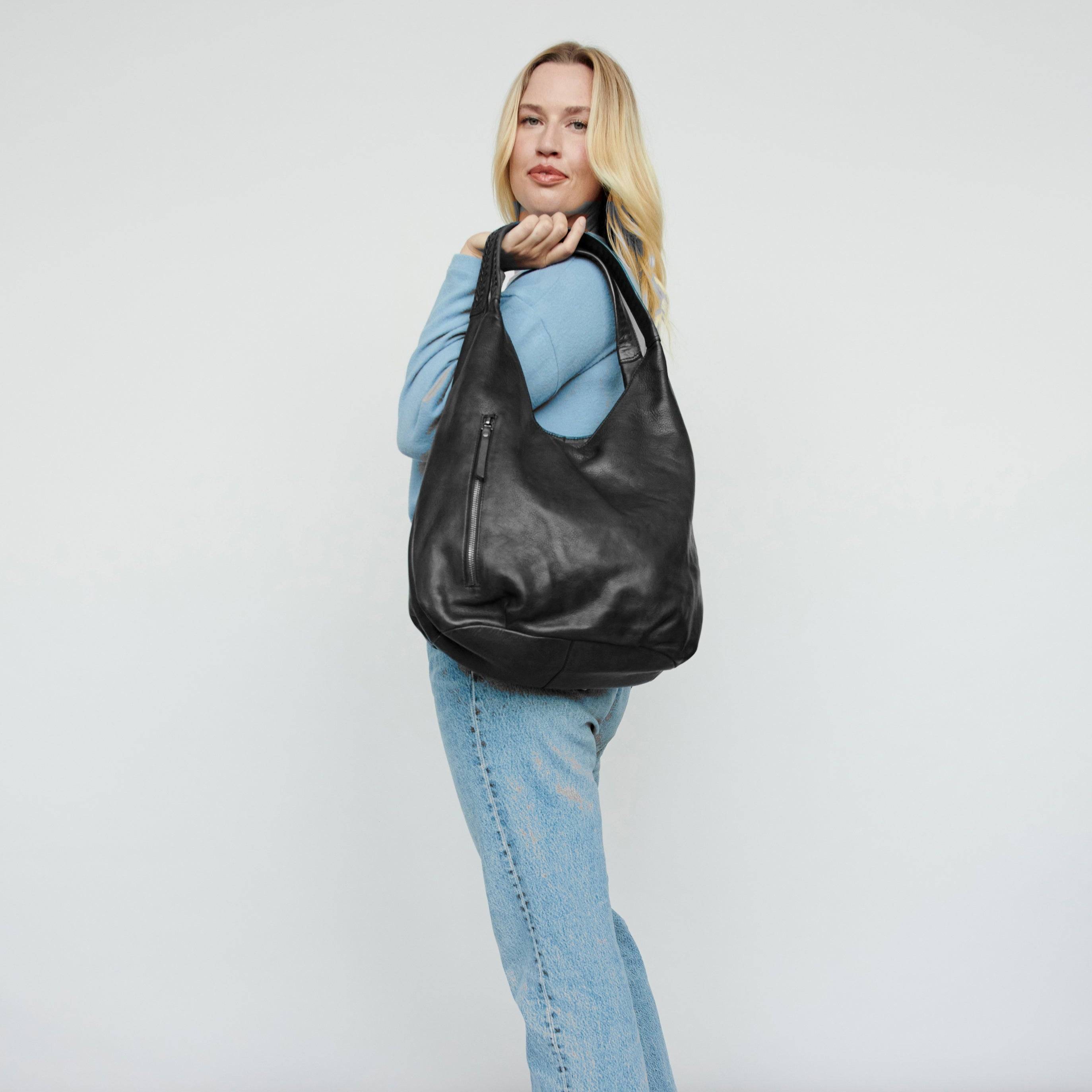 5 Reasons Why Our Camila Shoulderbag Is The Perfect Companion For Your Daily Commute