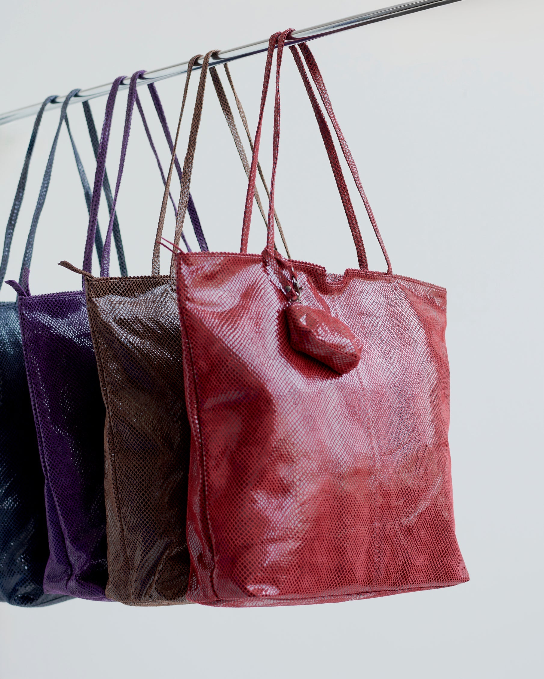 modeling genuine leather tote bag