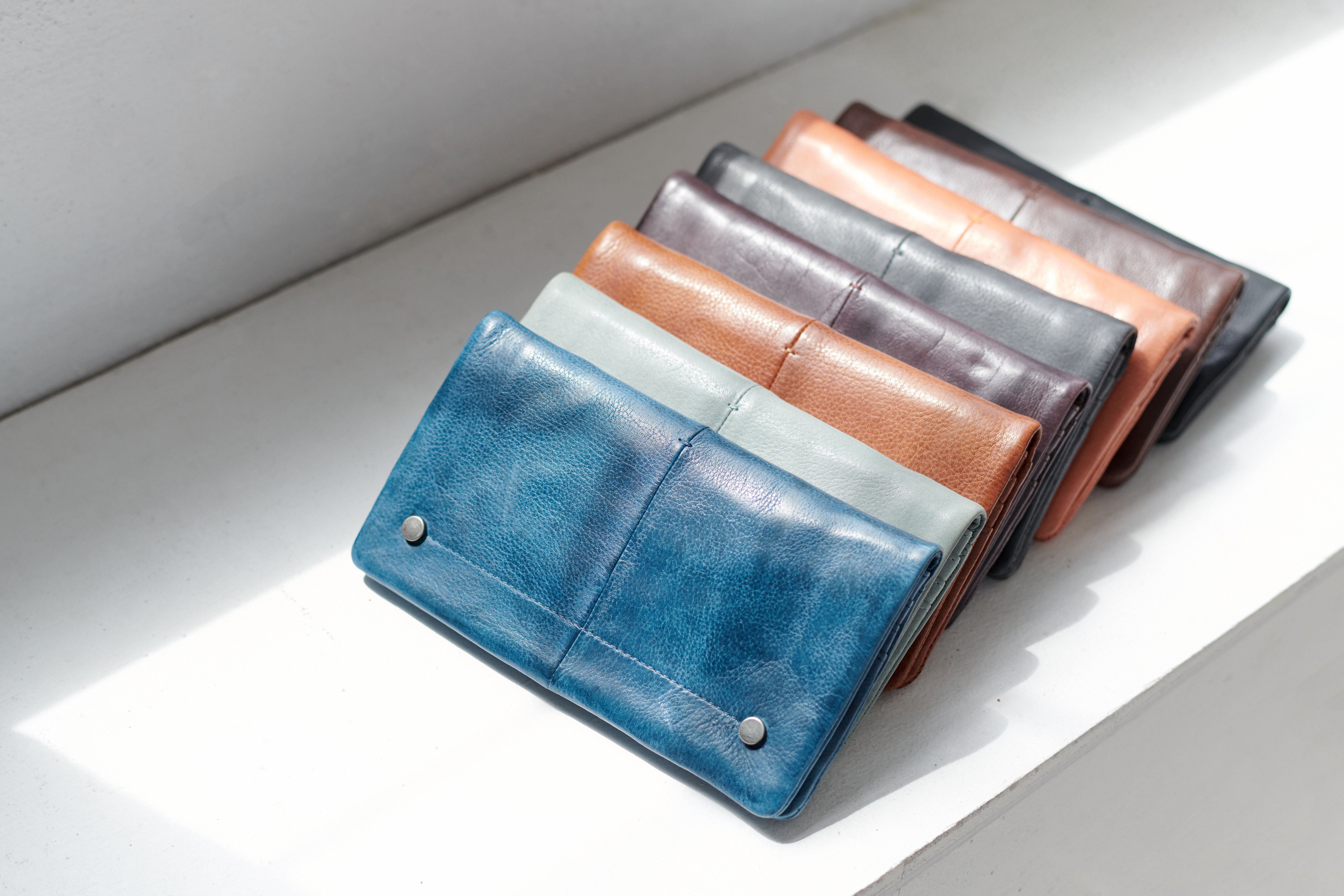 Discover Our Collection of Fashionable Clutch Wallets for Women