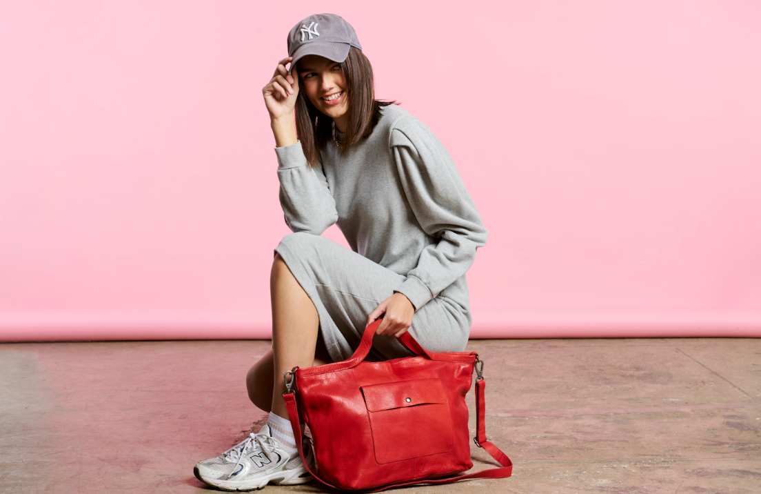 Top Full-Grain Leather Bag Brands for Timeless Style 2026