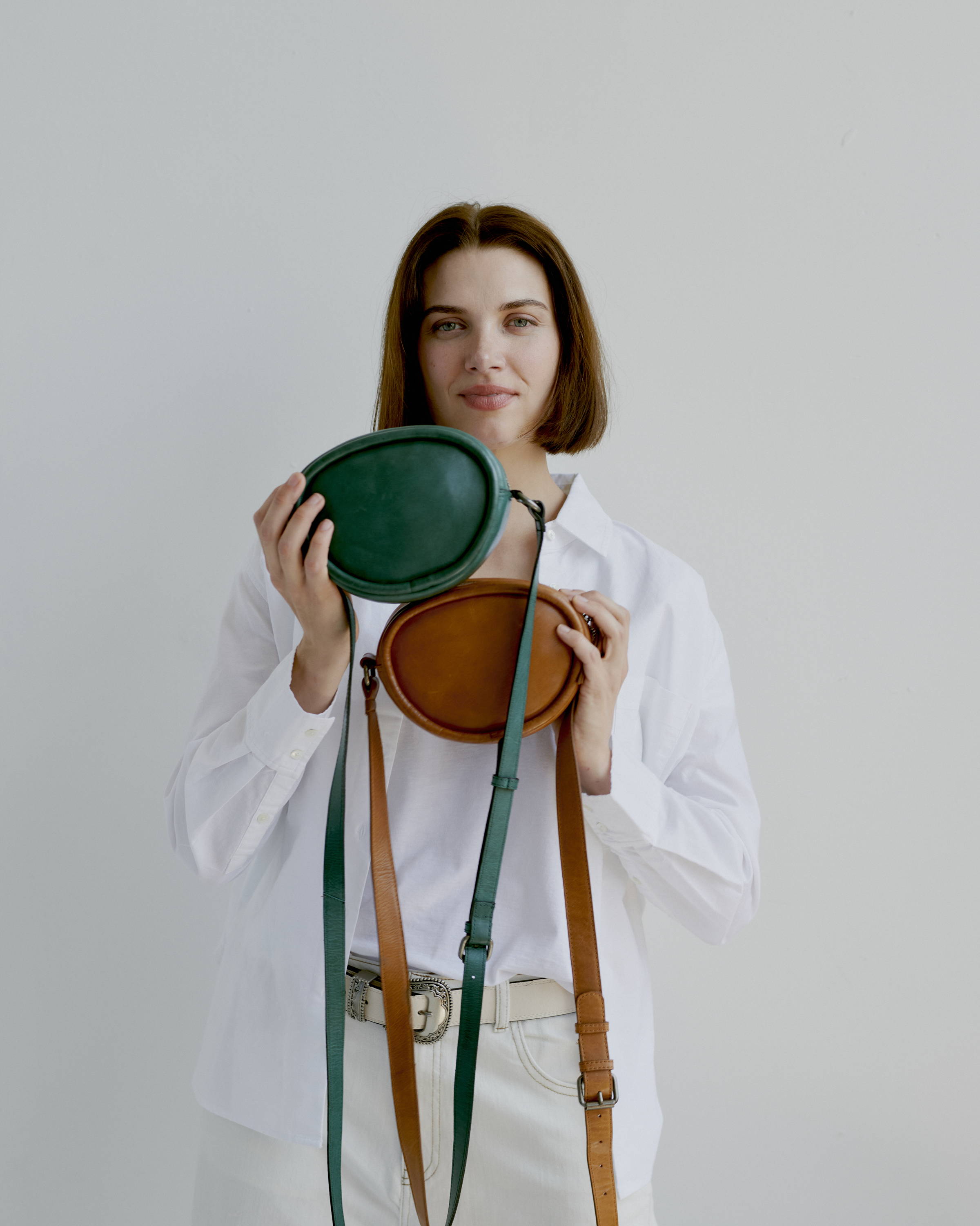 How to Style a Green Leather Bag: Outfit Ideas for Every Season