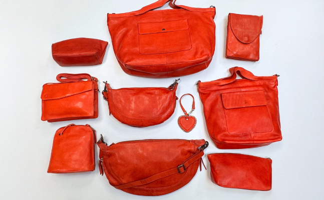 Red Crossbody bags