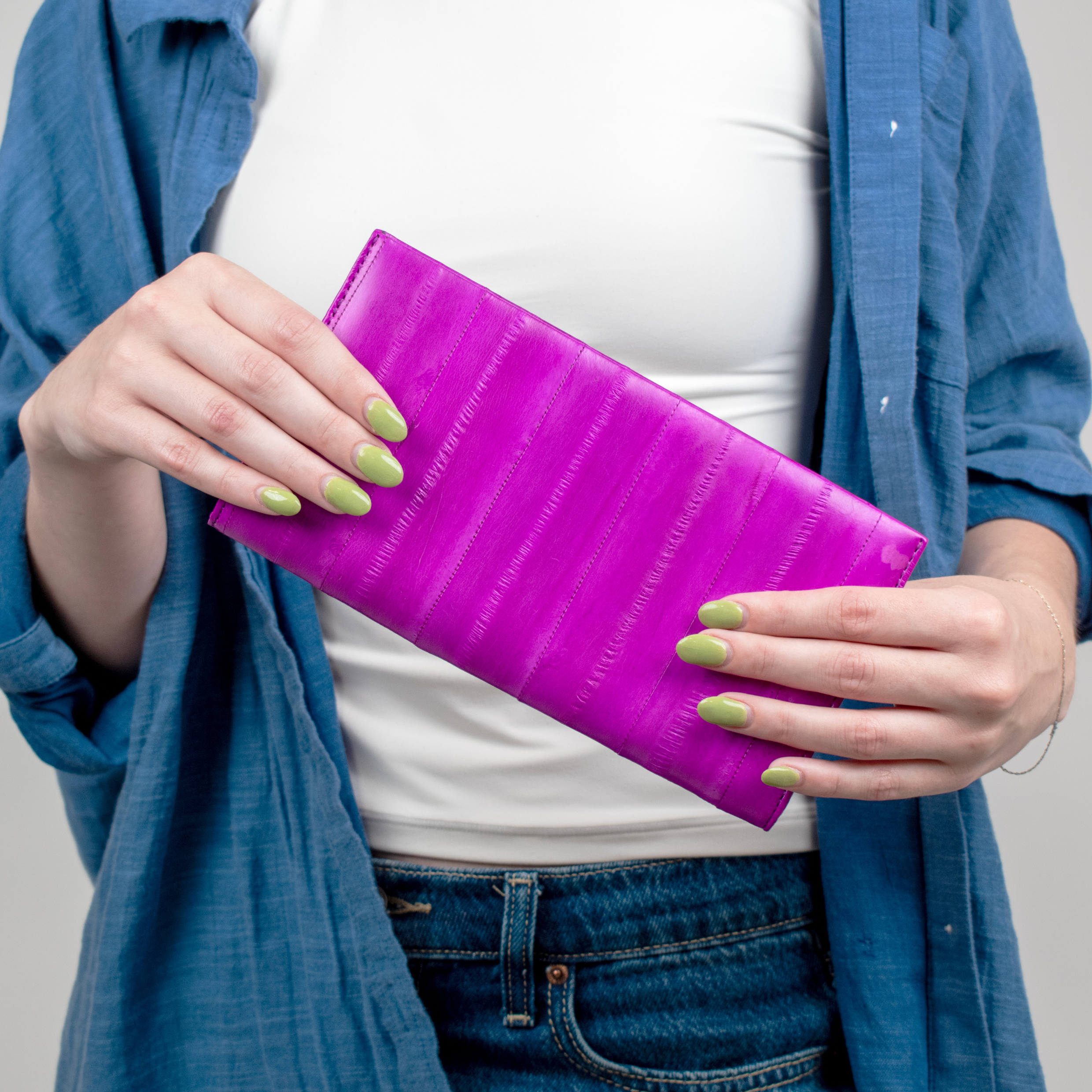Eel-ectricity Wallet in Fuschia