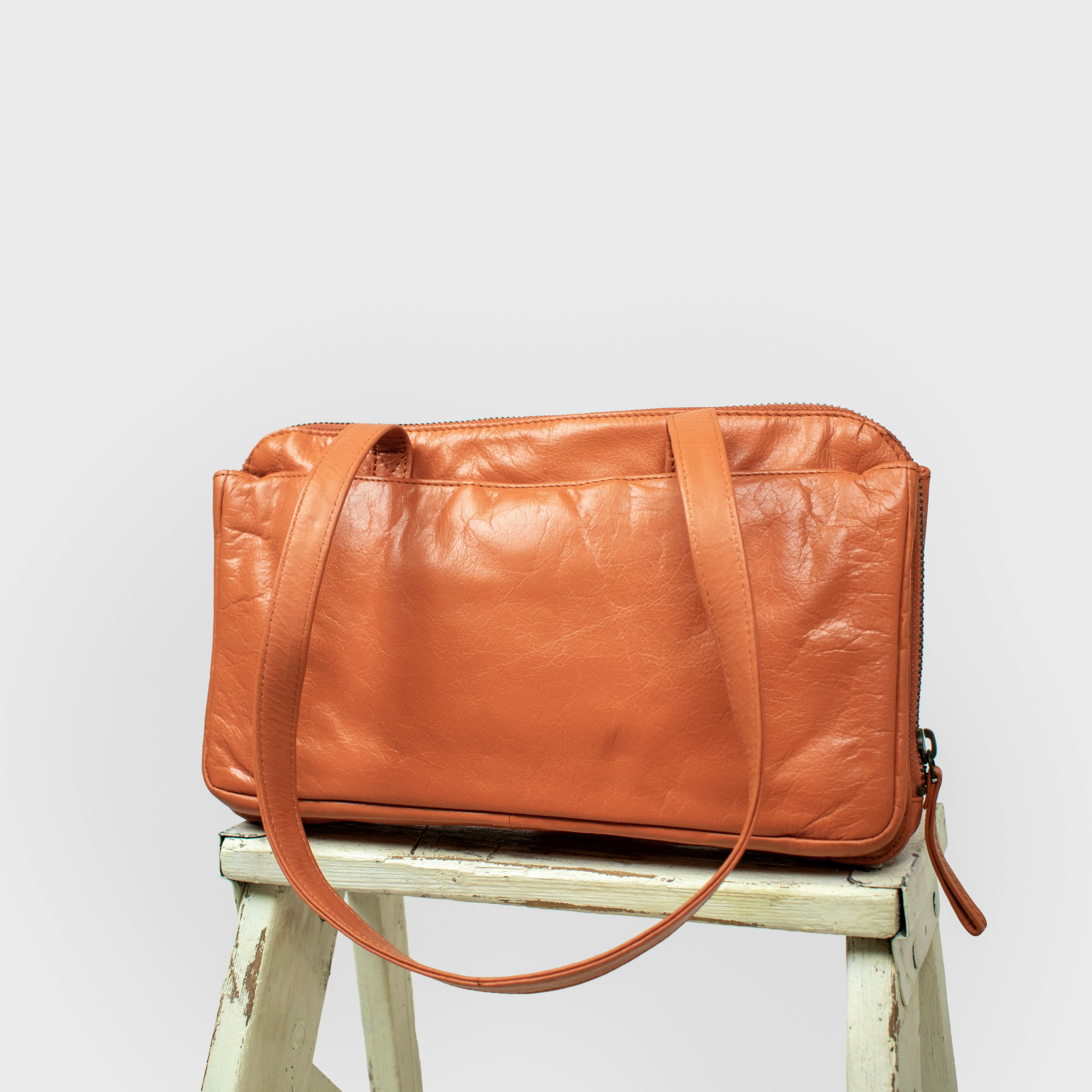 Gillian Leather Shoulderbag