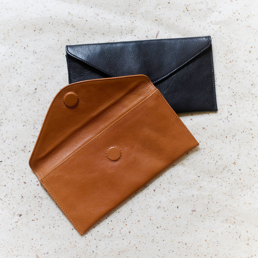 Buy The Uno Leather Wallet | Streamlined, Flat Envelope Style
